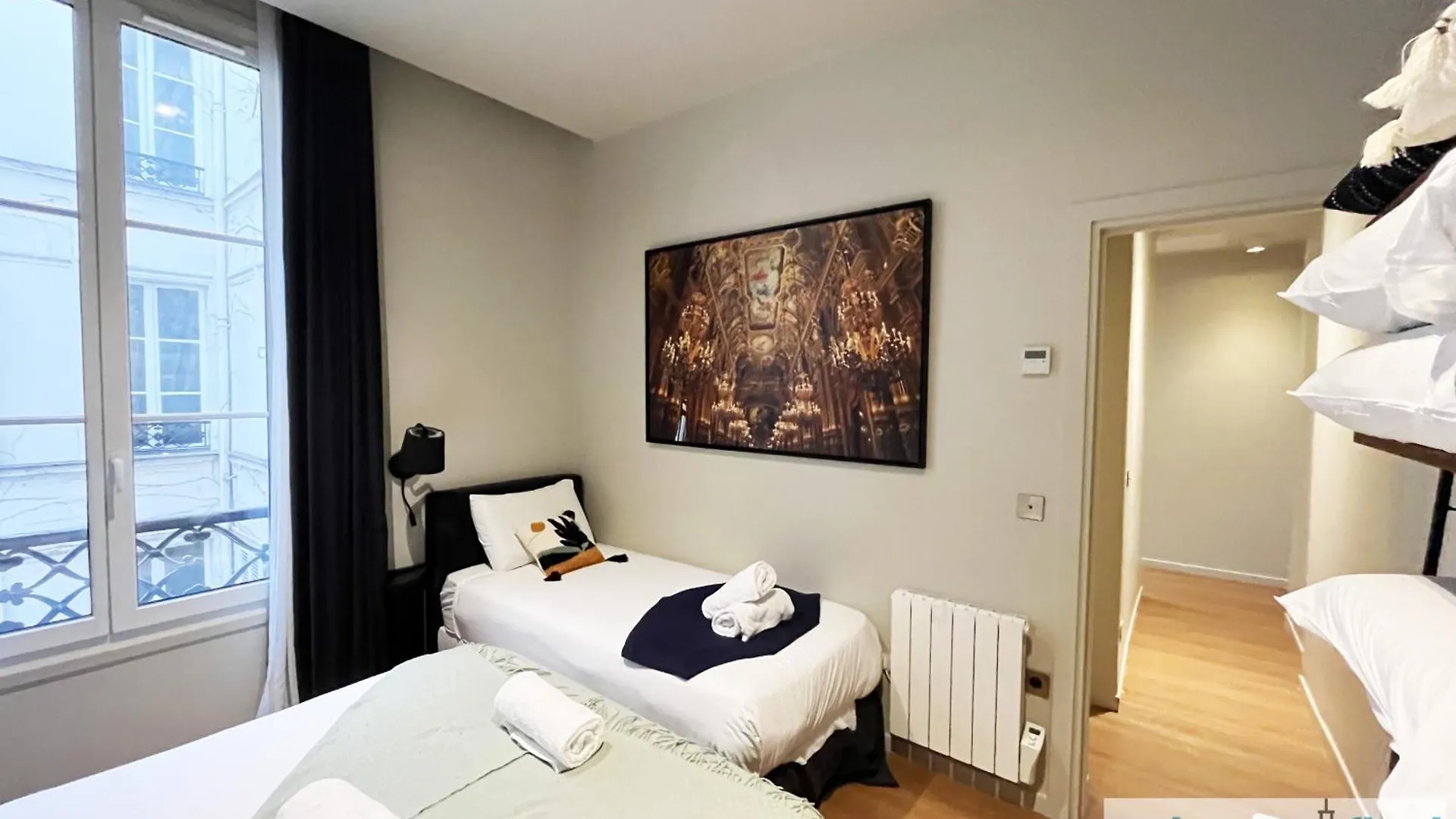 Urban Flat 110 - Luxury 3 Bedroom Near Galeries Lafayette Parijs