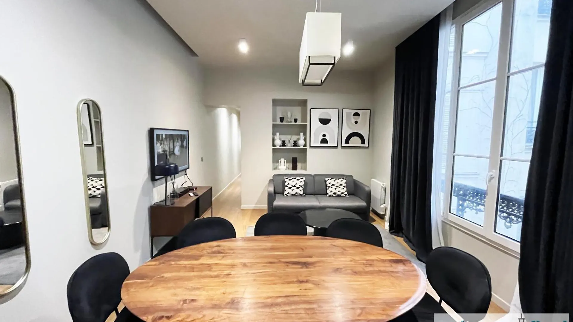 Urban Flat 110 - Luxury 3 Bedroom Near Galeries Lafayette Paris France