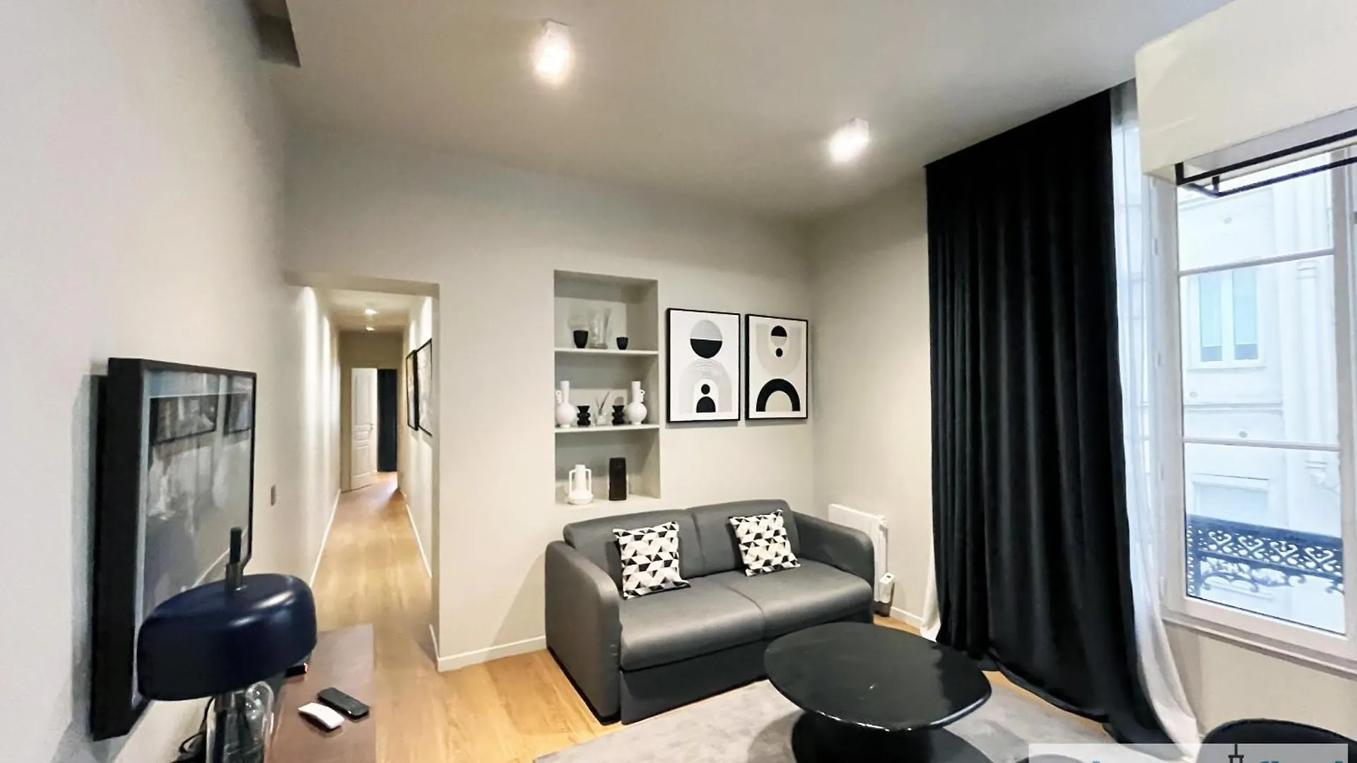 Apartment Urban Flat 110 - Luxury 3 Bedroom Near Galeries Lafayette Paris