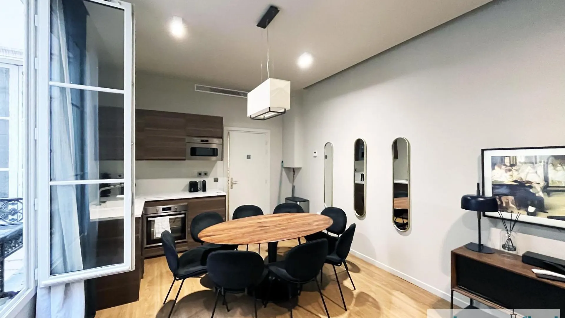 Urban Flat 110 - Luxury 3 Bedroom Near Galeries Lafayette Paris Apartment
