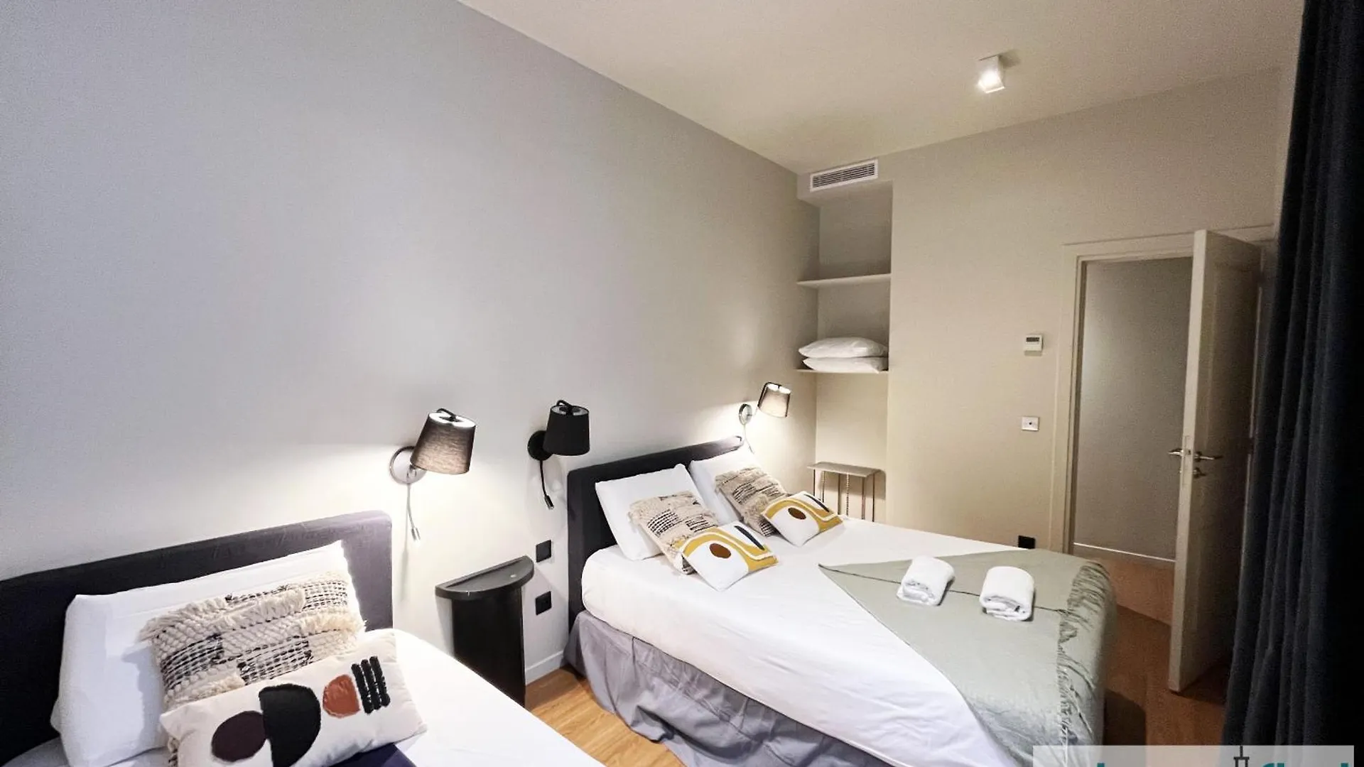 Apartment Urban Flat 110 - Luxury 3 Bedroom Near Galeries Lafayette Paris