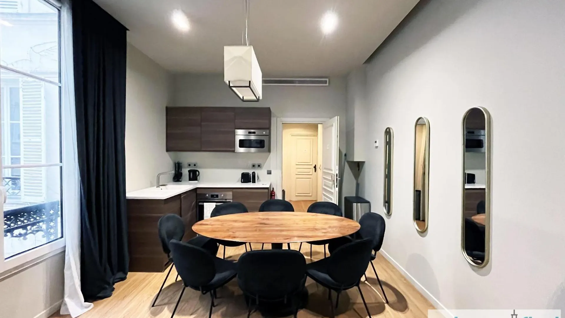 Urban Flat 110 - Luxury 3 Bedroom Near Galeries Lafayette Paris Apartment
